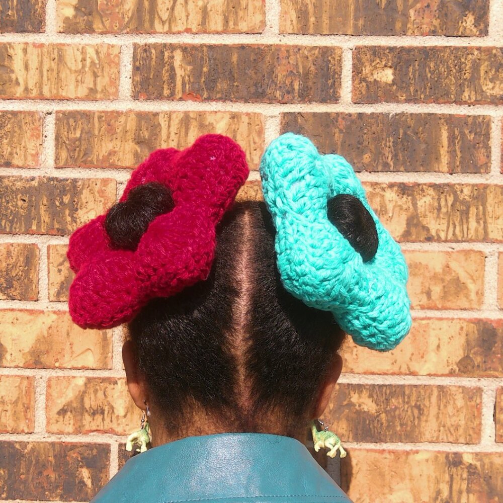 Star Scrunchie - Picture 2 of 2